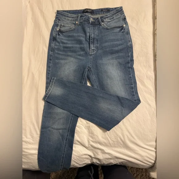 Judy Blue High Rise Skinny - Picture 2 of 6